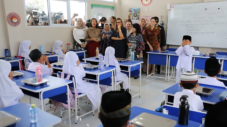 Langkah Kecil Penuh Arti: Kehangatan Ibu Negara Brasil di Sekolah Indonesia