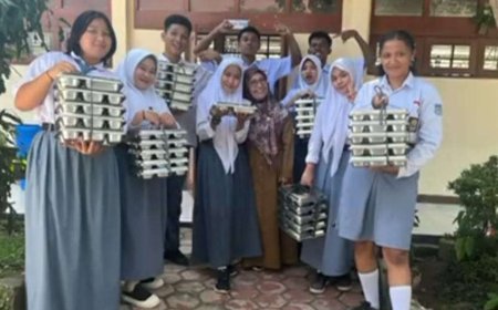 Ketika Gizi Menyapa Nabire: Antusiasme Siswa SMANSA Menyambut Program MBG