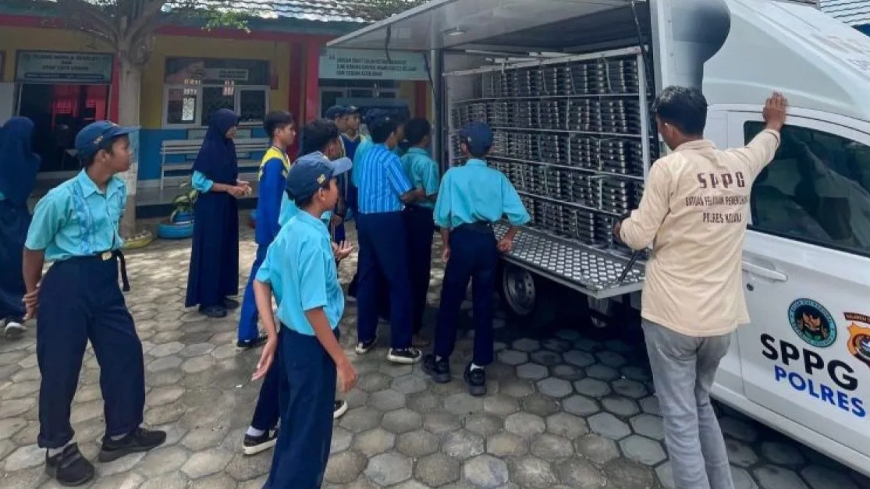 SPPG Polres Kolaka Layani Ribuan Siswa Penerima Program Makan Bergizi Gratis