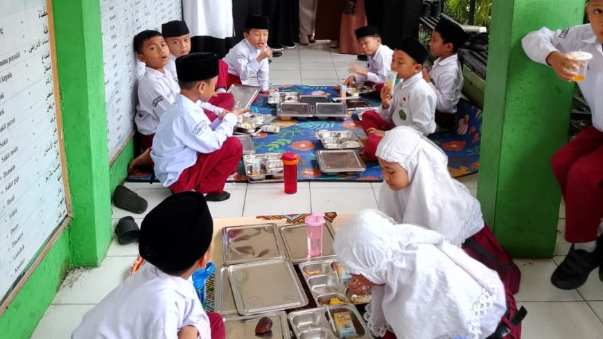 “Makan Bergizi Gratis: Wujud Kepedulian Sosial untuk Masa Depan Anak Indonesia”